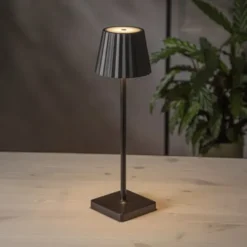 Maia bordslampa uppladdningsbar